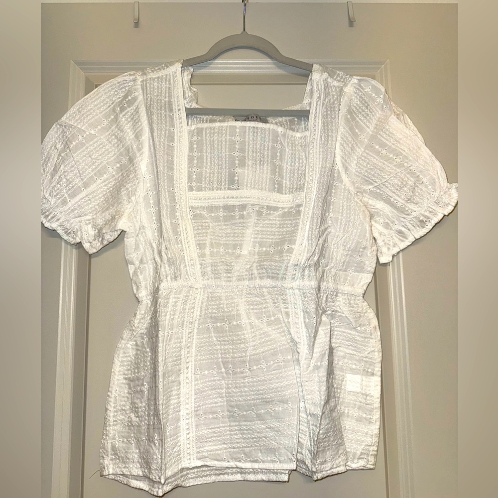 NWT HAYDEN LOS ANGELES 100% Cotton Embroidered Puff Sleeve Ruffle Top Lrg - Picture 3 of 6